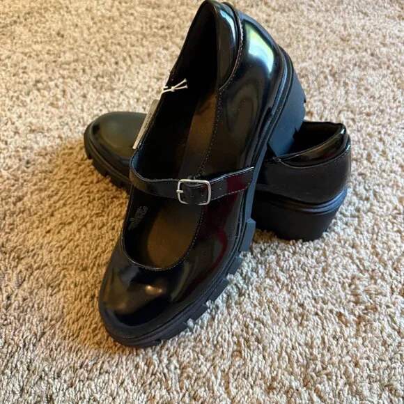 NWT Old Navy Faux Leather Chunky 2-1/2" Heel Mary Jane Black Shoes - Picture 5 of 9